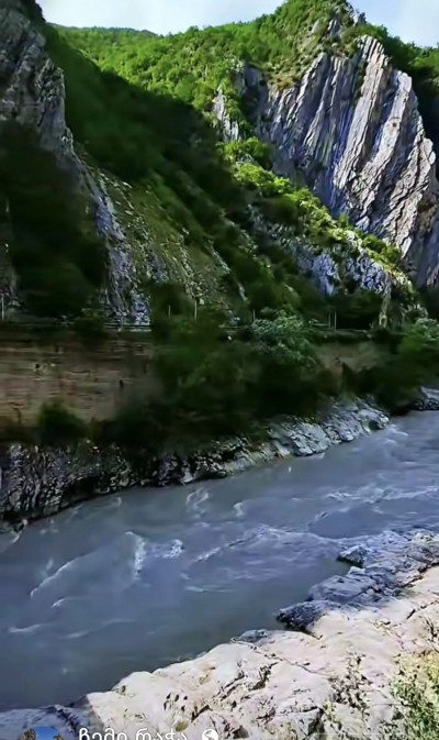 უბრალოდ სადღაც (2)